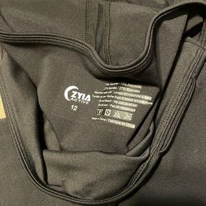 Zyia Light and Tight leggings